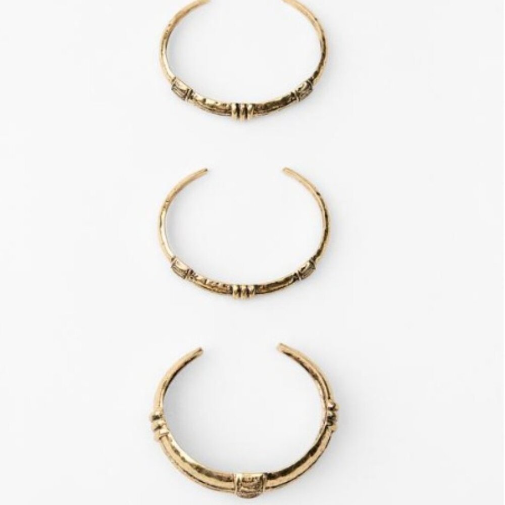 Zara 3 Pack Set Textured Hammered Gold Tone Bracelets Ethnic NWOT